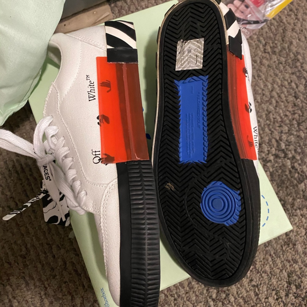 Off-WHITE LOW VULCANIZED